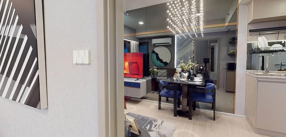 For sale, Quintara Maiden Phonimit, very high floor, 25th floor, room with a view of the Chao Phraya River, great breeze. Book now and you won't be di