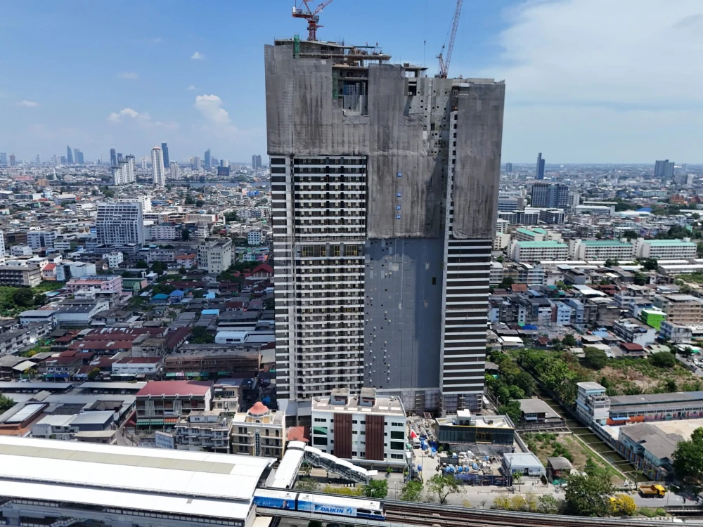 For sale, Quintara Maiden Phonimit, 29 sq m room, 9th floor, Sathorn view, in a great location. If you don't reserve, you'll really miss out.