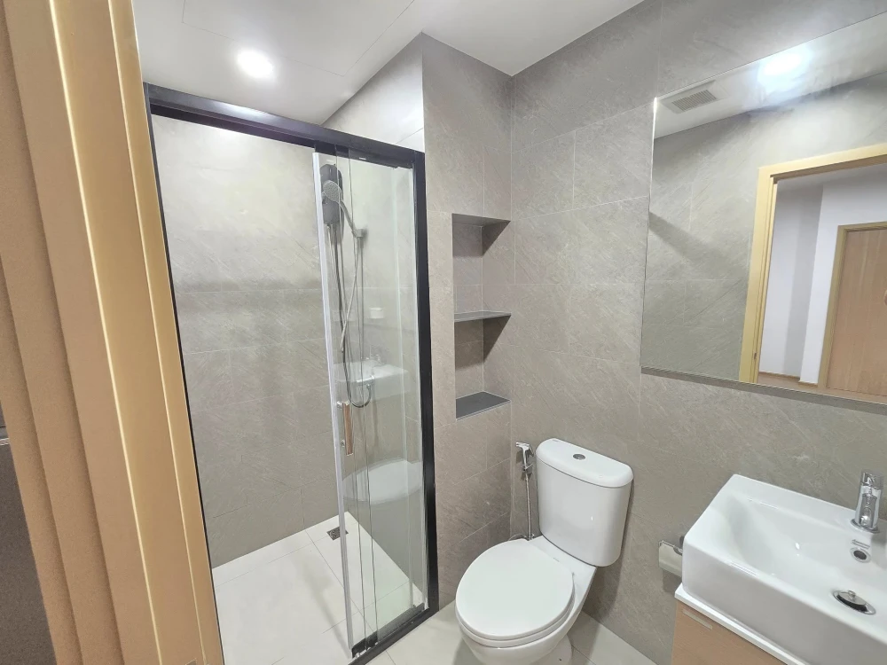 Condo for sale, ready to move in, The Livin Phetkasem, large and spacious room, 12th floor, Building B, beautiful view, good ventilation, come and res