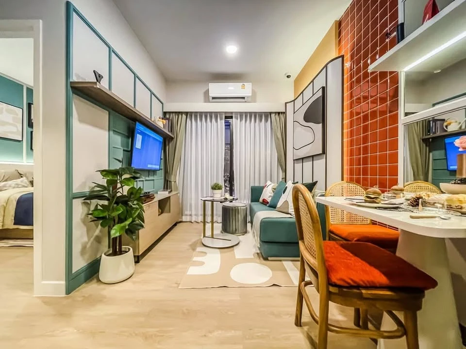 Selling down payment Sim Suk Sawat - Rama 3, corner room with great privacy, amazing Chao Phraya River view, hurry and reserve now!