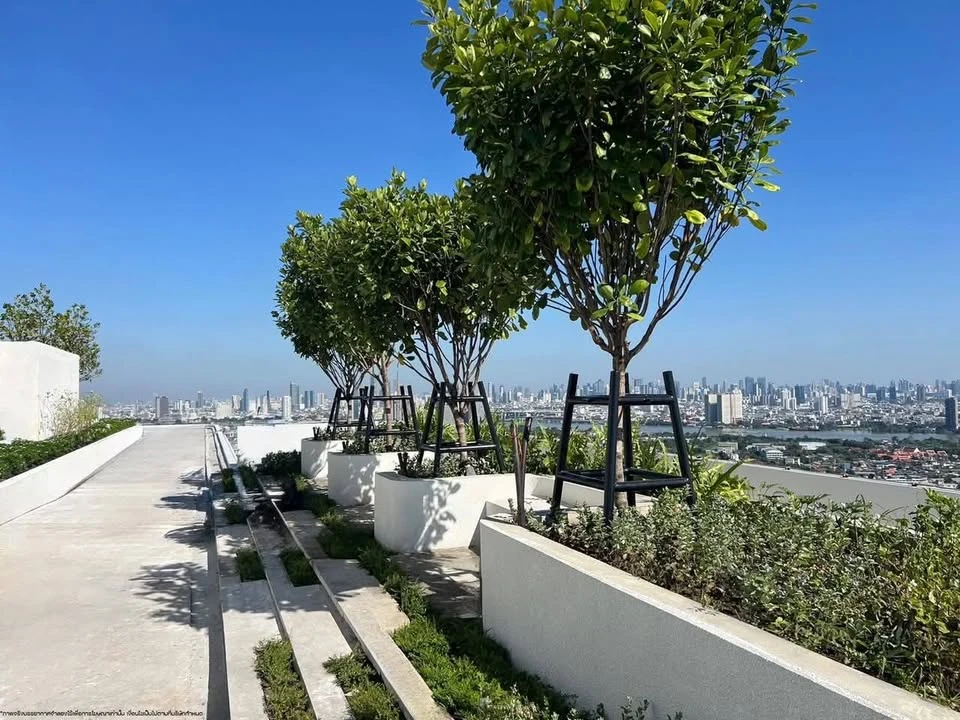 Selling down payment Sim Suk Sawat - Rama 3, corner room with great privacy, amazing Chao Phraya River view, hurry and reserve now!