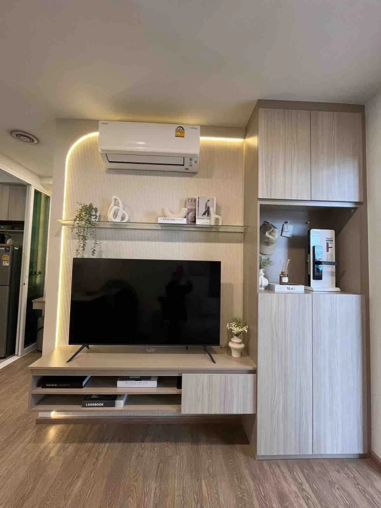 Selling down payment for The Origin Phaholyothin 57, 3rd floor, corner unit. Larger than usual unit, comes with full set of freebies. Don't miss out!