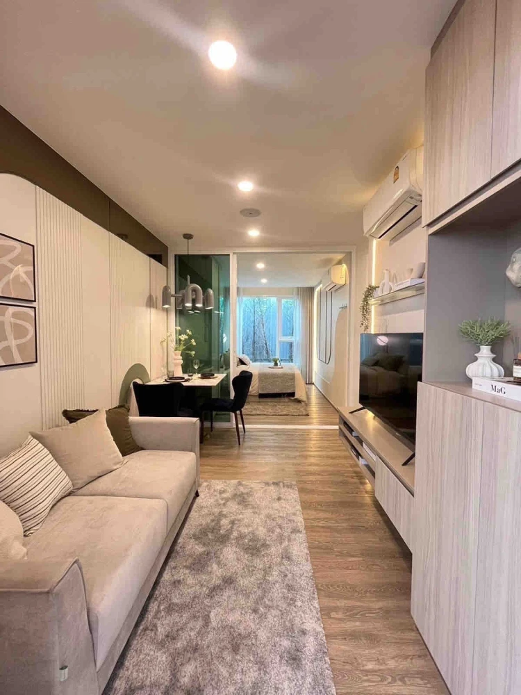 Selling down payment for The Origin Phaholyothin 57, 3rd floor, corner unit. Larger than usual unit, comes with full set of freebies. Don't miss out!