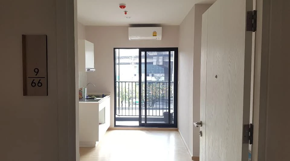 Sale down payment Plum Condo Pinklao Station, near mrt Bang Yi Khan, don't hesitate, book now !!