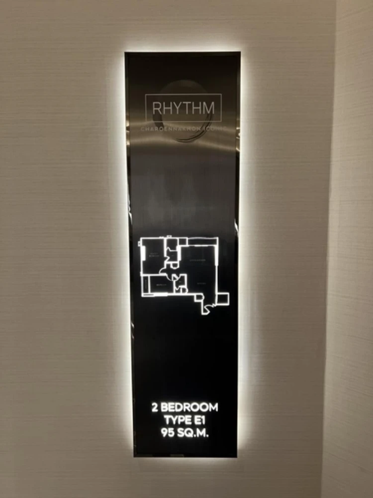 Down payment sale for Rhythm Charoen Nakhon Iconic, Simplex unit, 18th floor, 2 bedrooms, 2 bathrooms, beautiful view. Reserve now, don't miss out!