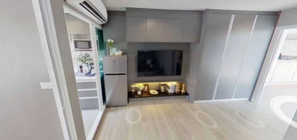 Down payment for sale, Regent Home Bangna, 8th floor, not high, safe, open view, located in the front zone, walk close, buy now.