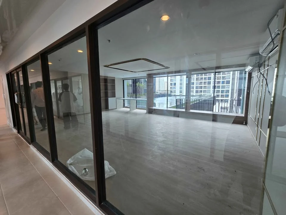 Down payment sale, Regent Home Wutthakat, studio room, 9th floor, open view, closed kitchen, cook with peace of mind about the smell. Book now.