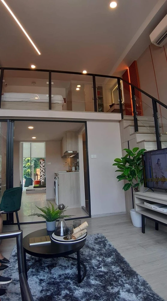Selling down payment Origin Plug & Play Srinakarin, 19th floor room, Duo space style, high ceiling, not cramped, must reserve