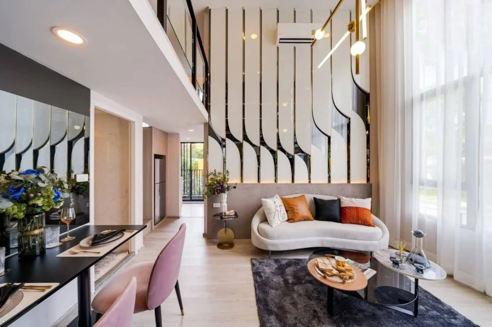 Selling down payment Origin Plug & Play Srinakarin, duplex room, high ceiling, airy, lots of usable space, hurry and reserve now!