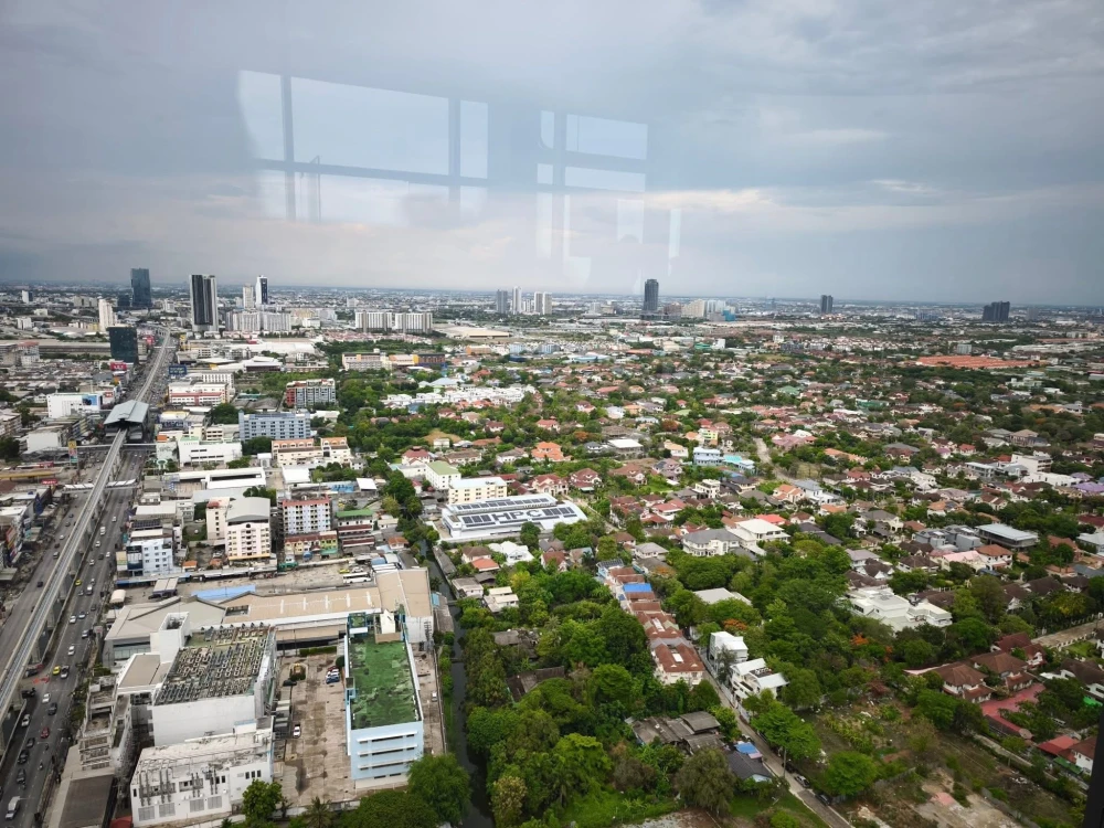 Selling down payment Origin Plug & Play Srinakarin, duplex room, high ceiling, airy, lots of usable space, hurry and reserve now!