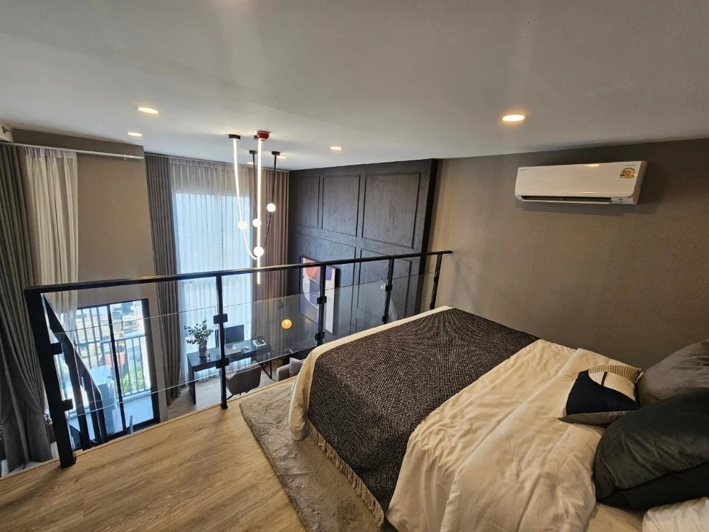 Down payment sale Origin Plug and Play Sirindhorn Station, room with 4.2 m high ceiling, beautiful view, good atmosphere, book first, get first.