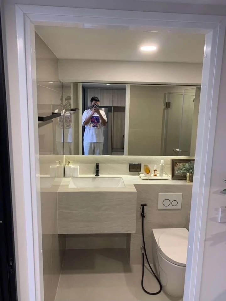 Selling down payment Origin Play Bang Khun Non Triple Station, 24th floor, very high, airy and comfortable, no neighbors on the right side, reserve no