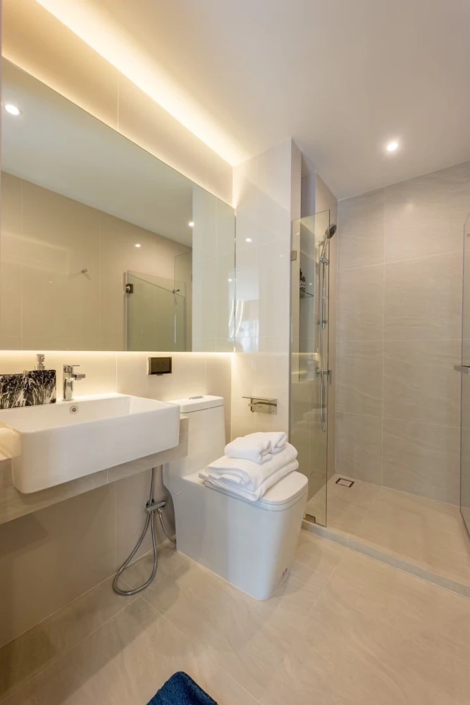 Down payment sale!! Origin Place Bangna, 9th floor, city view. Beautifully decorated, fully furnished, ready to move in. Don't miss out!!