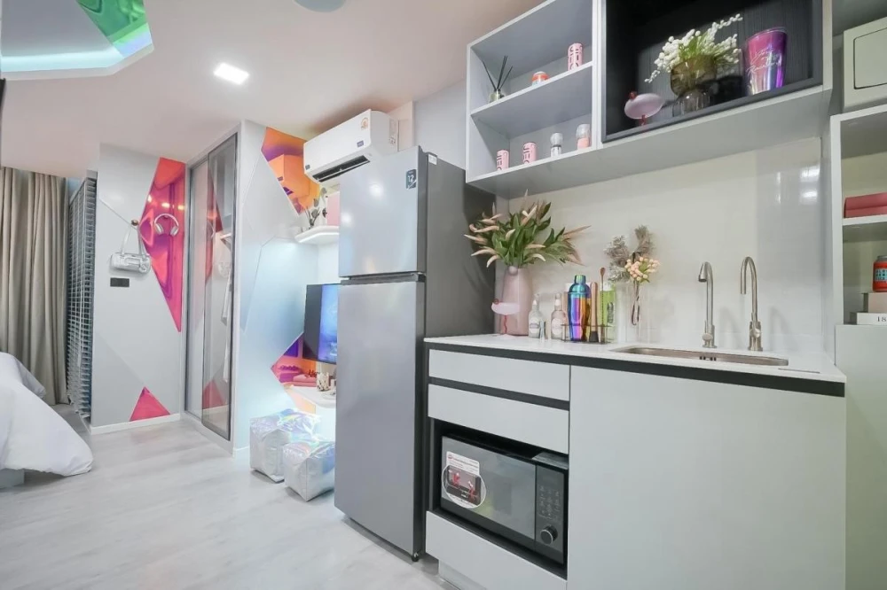 Selling down payment for a Quelon condo, 6th floor. Great location, desirable project. Interested? Book now before it's too late!