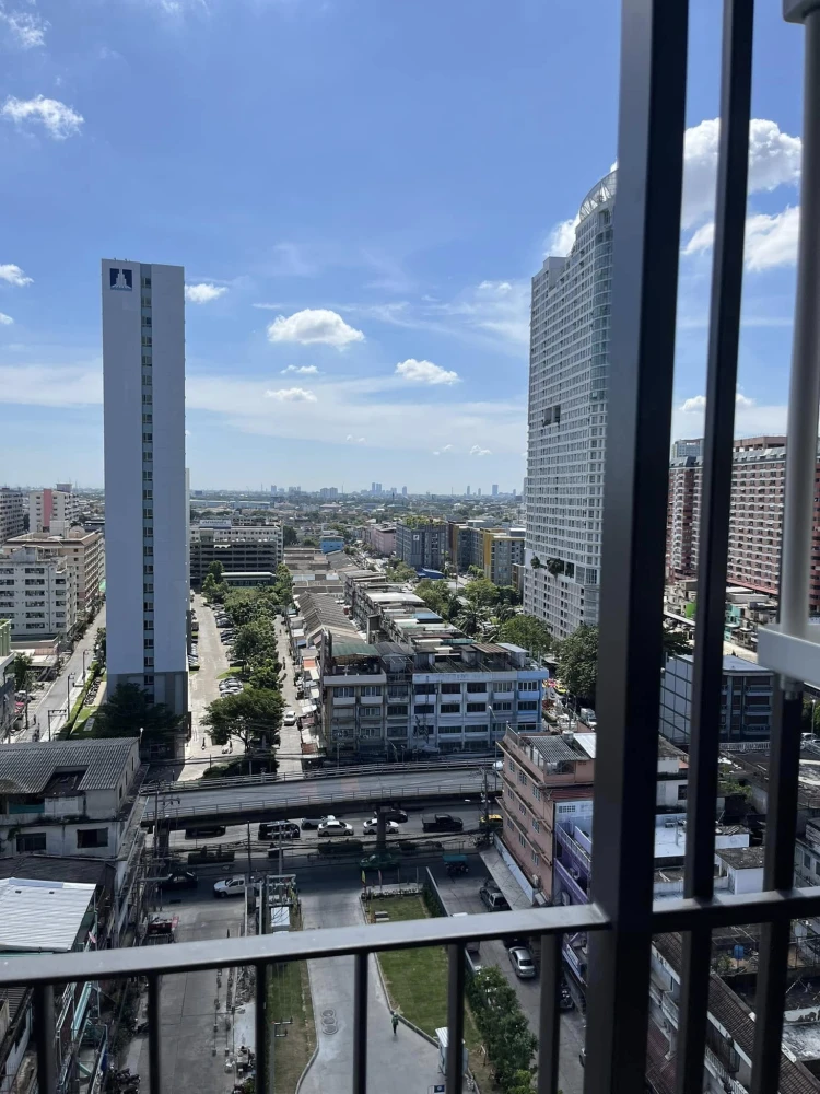 Selling down payment, The Living Ramkhamhaeng, 14th floor, good project, near MRT, book now, urgently.
