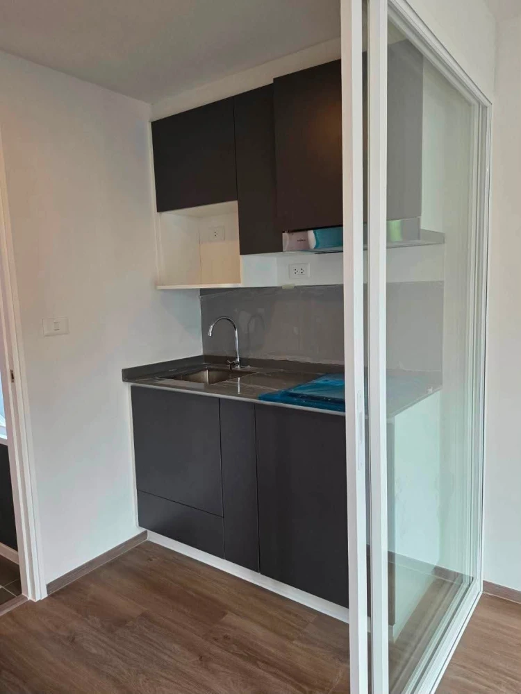 Selling down payment for Place 168 Pinklao, Studio room, Building D, 7th floor. Comes with many freebies. Don't miss out!