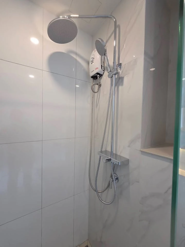 Selling down payment for Place 168 Pinklao, Studio room, Building D, 7th floor. Comes with many freebies. Don't miss out!