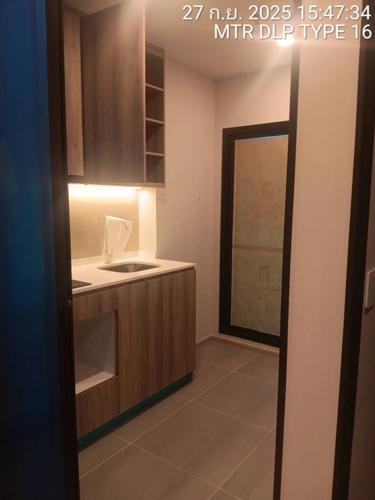Selling down payment for Metris District Ladprao, 1 bedroom unit in a prime location near Chatuchak Park. Hurry, or you'll miss out!