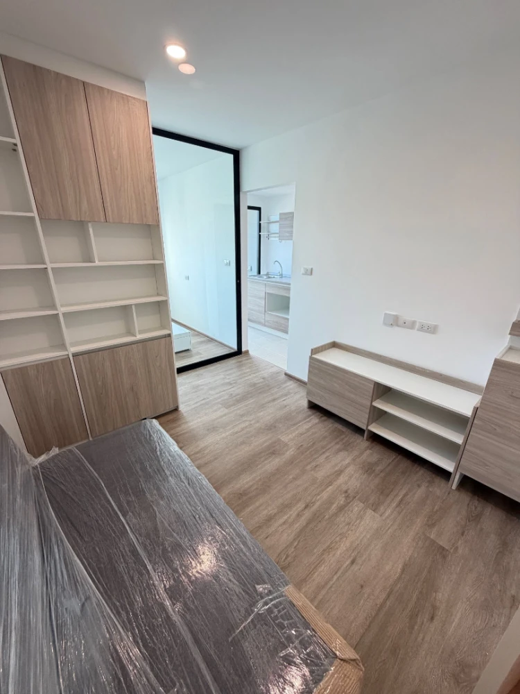Selling down payment for Sena Kit Samrong Interchange condo. Excellent location, not exposed to morning sun, shaded in the afternoon, not next to the