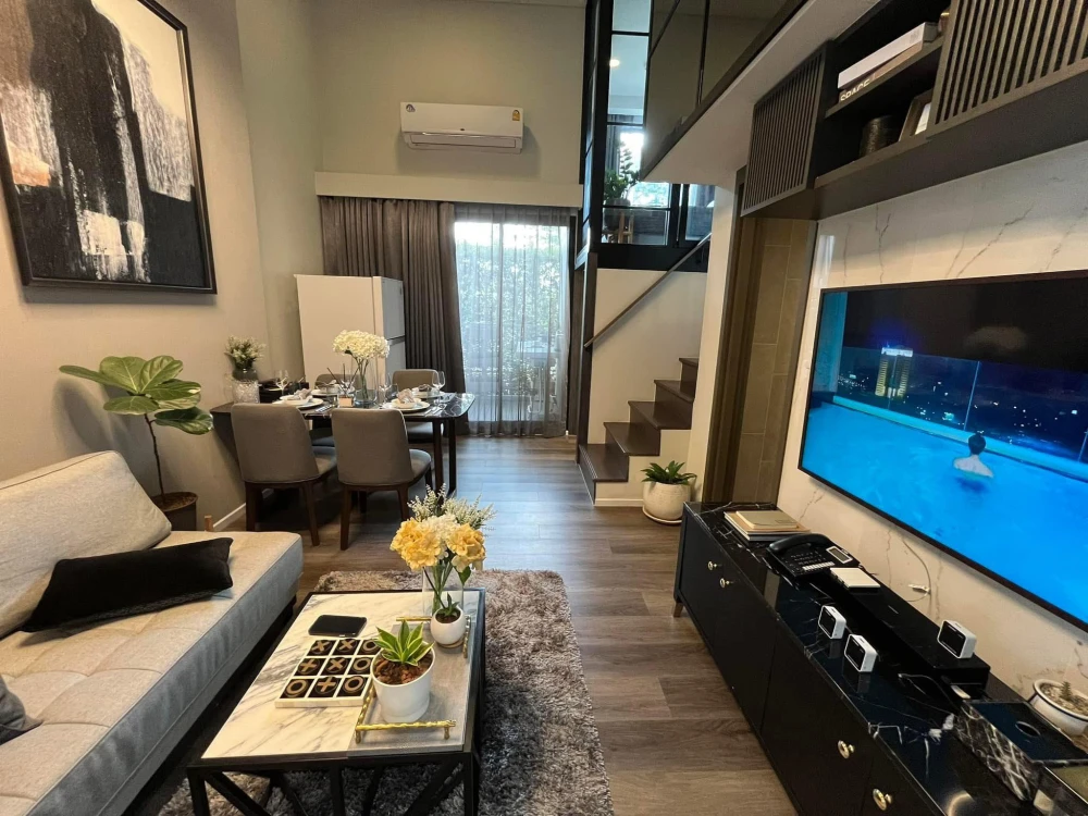 Down payment for sale, Landmark at Grand Station, 2-Bed Duplex room, 4th floor (Pet Lover), corner room, beautiful view, must reserve.