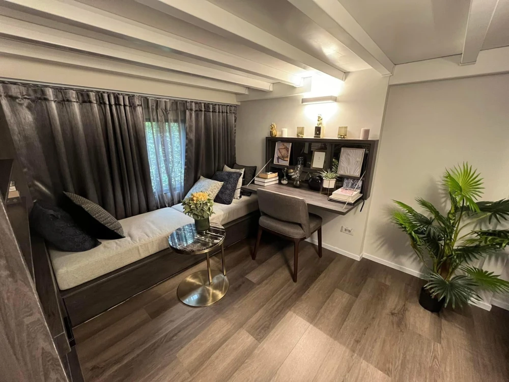 Down payment for sale, Landmark at Grand Station, 2-Bed Duplex room, 4th floor (Pet Lover), corner room, beautiful view, must reserve.
