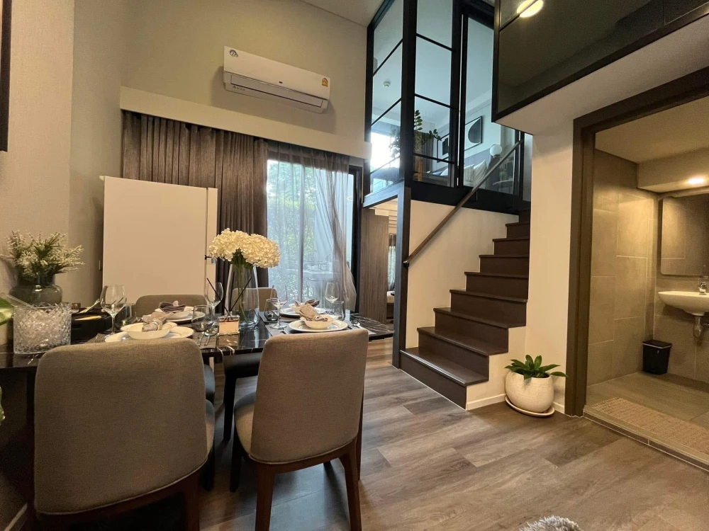 Down payment for sale, Landmark at Grand Station, 2-Bed Duplex room, 4th floor (Pet Lover), corner room, beautiful view, must reserve.