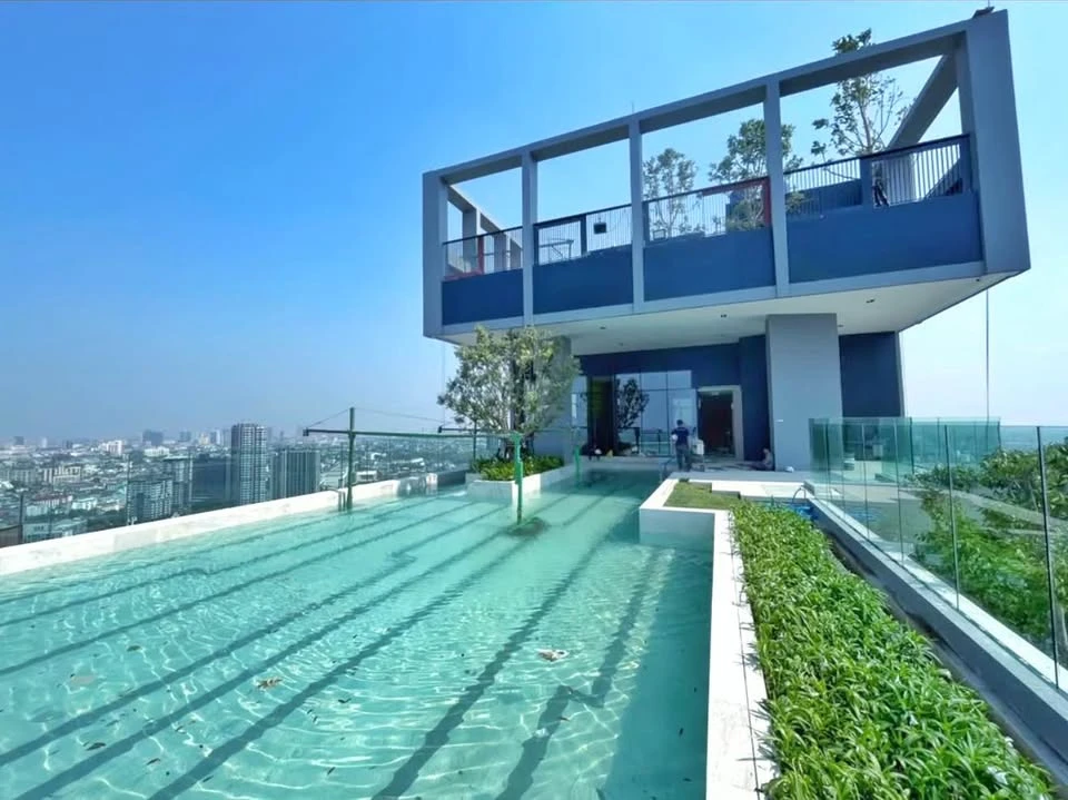 Selling down payment, Aspire On Nut Station, high floor, spacious room, very good location, hurry and book before you miss out.