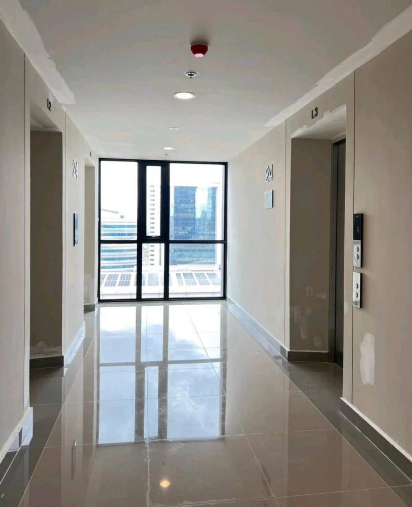 Selling down payment for Noble New District R9, a highly sought-after condo in the heart of Rama 9. Very high floor. You definitely need to reserve it
