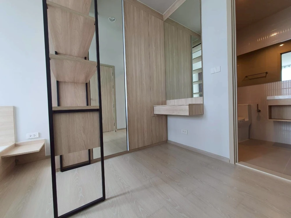 Selling down payment Noble New Mega Plus Bangna, 28th floor, room in a good location, spacious, very good view, if you don't book, you'll really miss