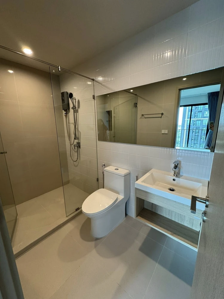 Selling down payment Noble New Mega Plus Bangna, high floor, corner room, spacious, lots of freebies, can't miss out on booking.