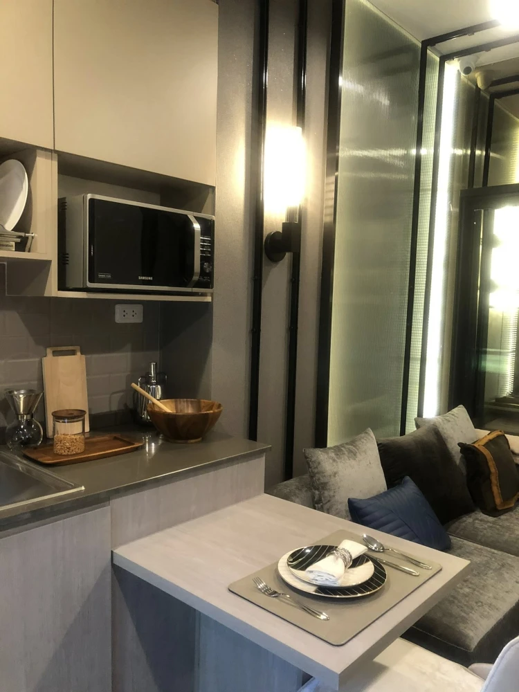 Selling down payment, Ideo Ramkhamhaeng - Lamsalee Station 1 Bed Plus...very good value, with lots of freebies. You have to book this.