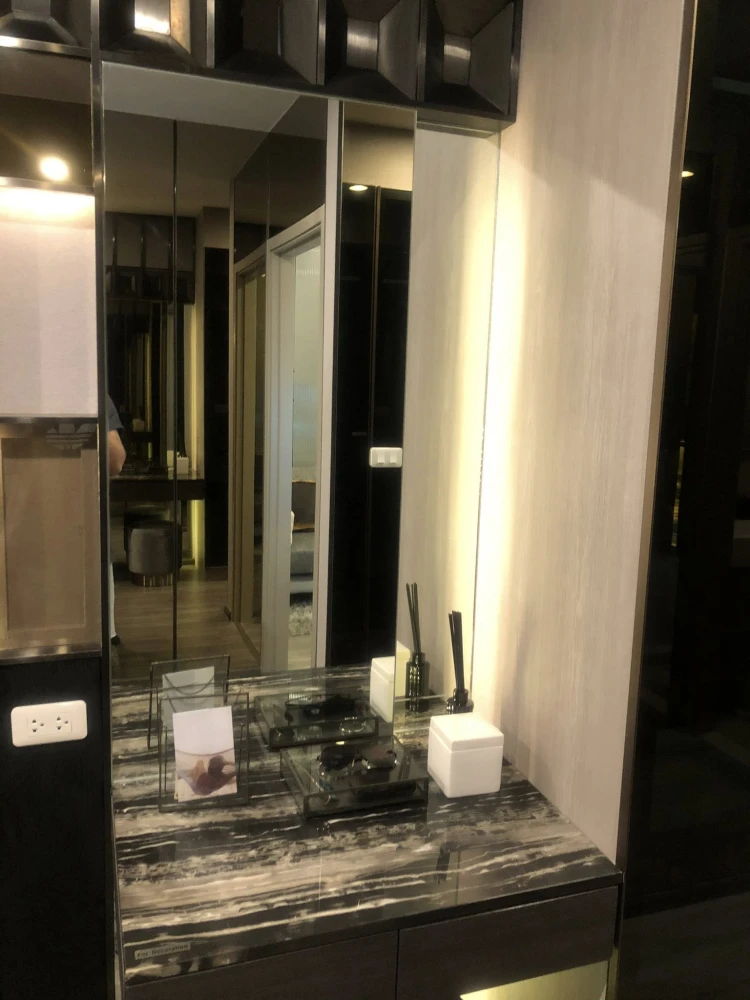 Selling down payment, Ideo Ramkhamhaeng - Lamsalee Station 1 Bed Plus...very good value, with lots of freebies. You have to book this.