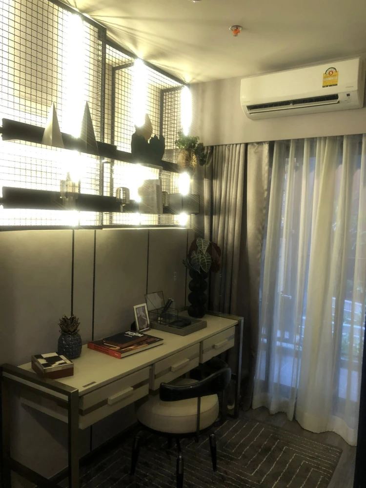 Selling down payment, Ideo Ramkhamhaeng - Lamsalee Station 1 Bed Plus...very good value, with lots of freebies. You have to book this.