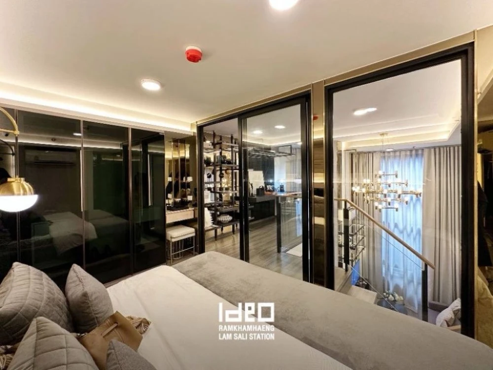 Down payment for sale, Ideo Ramkhamhaeng - Lamsalee Station, 2 bedrooms, 1 bathroom, 32nd floor, very high, great city view, reserve now!!