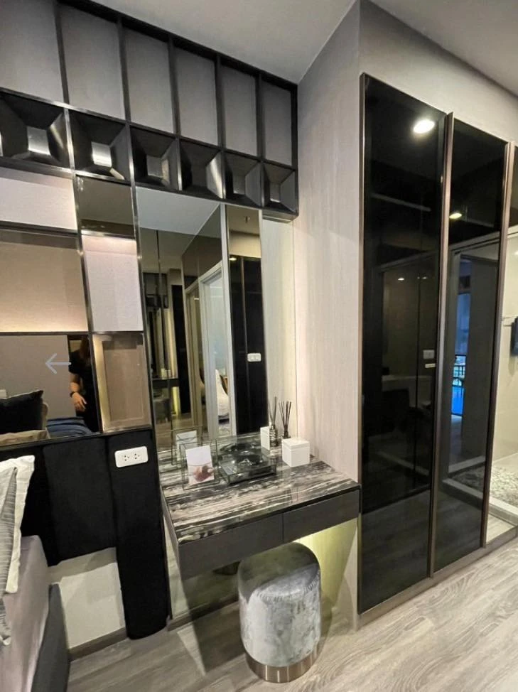 Selling down payment, Ideo Ramkhamhaeng - Lamsalee Station, luxury condo, 2 floors, next to MRT Samsalee, rare item, very worth booking