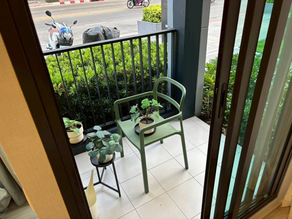 Condo for sale, Aspire Onnut Station, high floor, comes with an affordable price. Come and be the owner today.