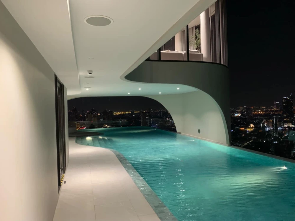 Condo for sale Reference Sathorn-Wongwian Yai, spacious room, comfortable living, comes with complete facilities, book now before you miss out++