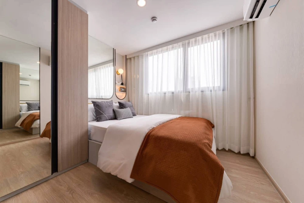 Condo for sale by owner: The Origin Sukhumvit-Praksa, 14th floor. Beautiful view overlooking Pak Nam and the observation tower. Great price. Buy now!