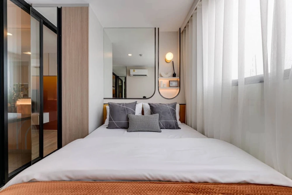 Condo for sale by owner: The Origin Sukhumvit-Praksa, 14th floor. Beautiful view overlooking Pak Nam and the observation tower. Great price. Buy now!