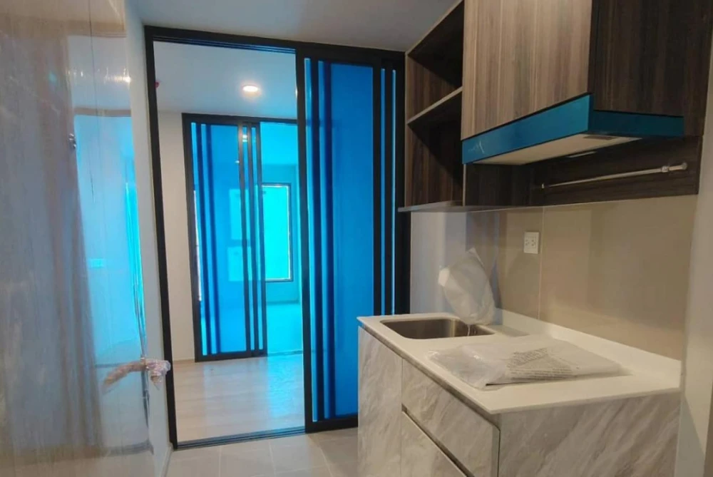 Urgent sale, Aspire Onnut Station, 22nd floor, north side, shade all day, great location, hurry and reserve now.