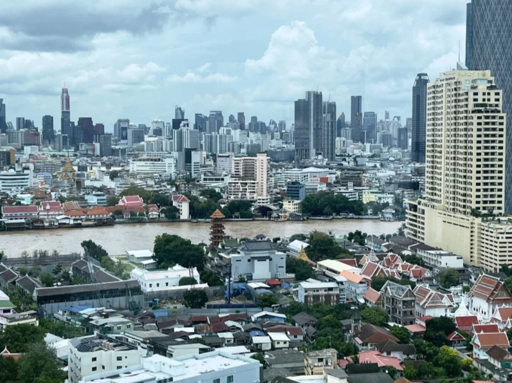 Urgent sale! 𝐅𝐥𝐨 𝐛𝐲 𝐬𝐚𝐧𝐬𝐢𝐫𝐢, a room with a river view and plenty of usable space. Become the owner today. Don't miss out!