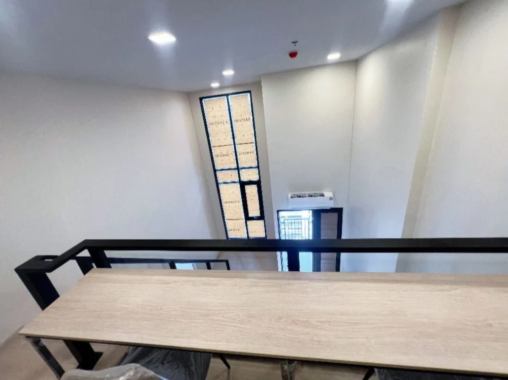 Urgent sale! 𝐅𝐥𝐨 𝐛𝐲 𝐬𝐚𝐧𝐬𝐢𝐫𝐢, a room with a river view and plenty of usable space. Become the owner today. Don't miss out!