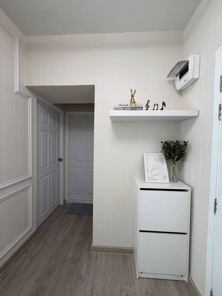 Urgent sale! A Space Asoke - Ratchada condo, beautifully decorated with high-quality built-in furniture. Excellent value! Don't miss out!