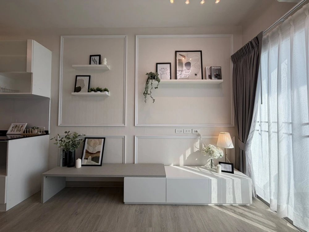Urgent sale! A Space Asoke - Ratchada condo, beautifully decorated with high-quality built-in furniture. Excellent value! Don't miss out!