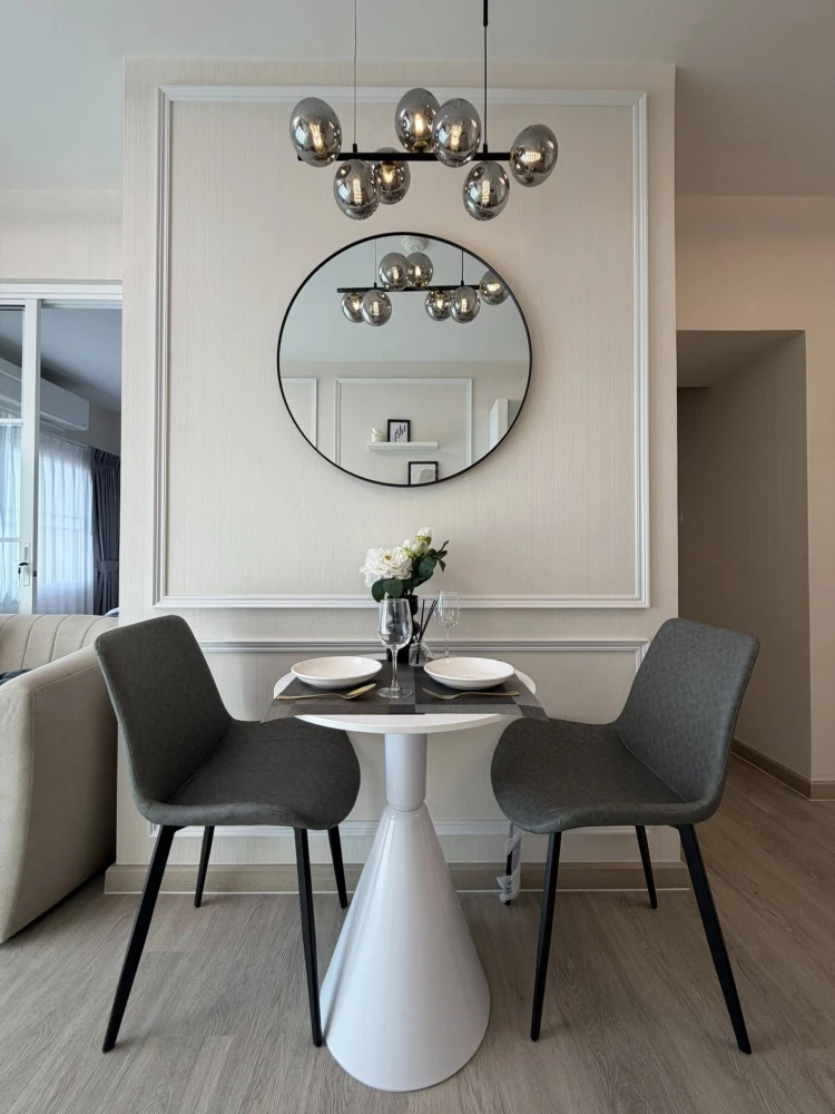 Urgent sale! A Space Asoke - Ratchada condo, beautifully decorated with high-quality built-in furniture. Excellent value! Don't miss out!