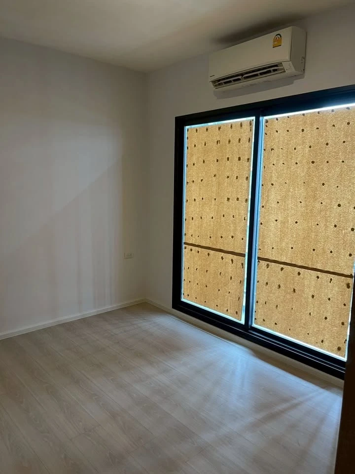 Urgent sale! A Space Mega, empty room, reasonable price. Room decorating enthusiasts, don't miss out! Buy now!