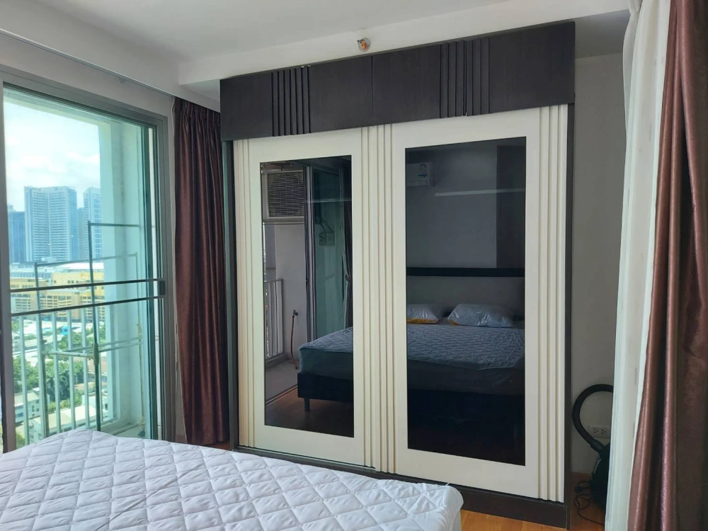 Urgent sale! Abstracts Phahonyothin Park, ready to move in, fully equipped with amenities. Hurry and reserve now, don't miss out!