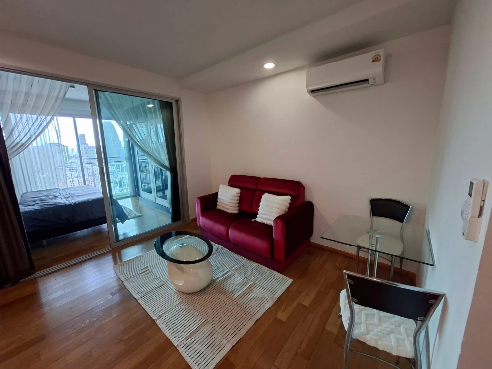 Urgent sale! Abstracts Phahonyothin Park, ready to move in, fully equipped with amenities. Hurry and reserve now, don't miss out!