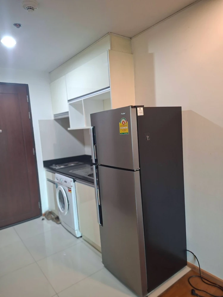 Urgent sale! Abstracts Phahonyothin Park, ready to move in, fully equipped with amenities. Hurry and reserve now, don't miss out!