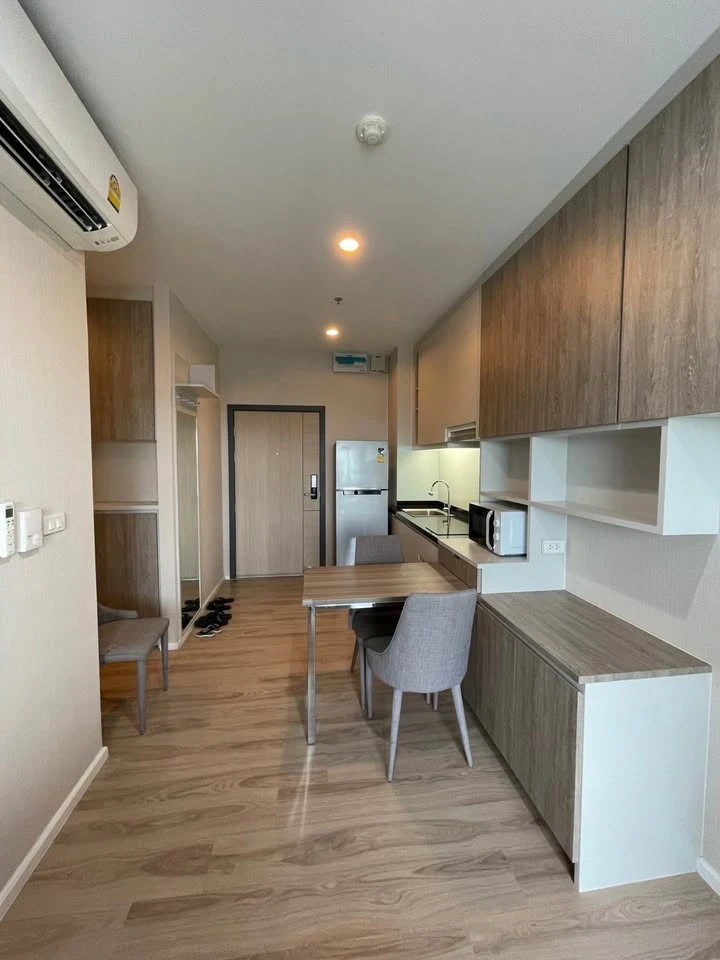 Urgent sale! Amber by Eastern Star, spacious room, lots of usable space. Come and reserve today. Don't miss out!